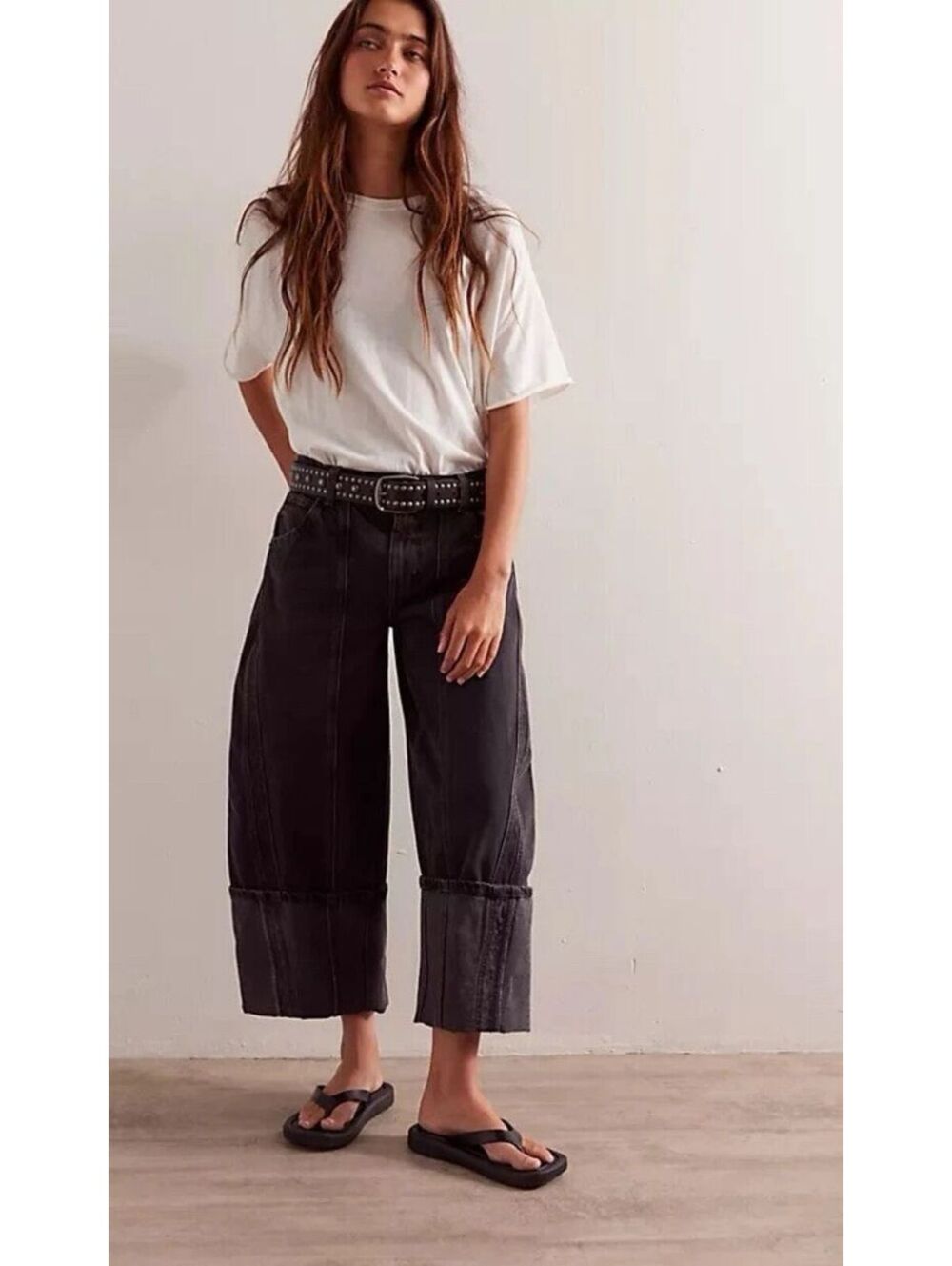 G1. (SIZE 29, W15.5, R12, INSEAM 24) NWOT FREE PEOPLE OLSEN CUFFED BARREL JEAN